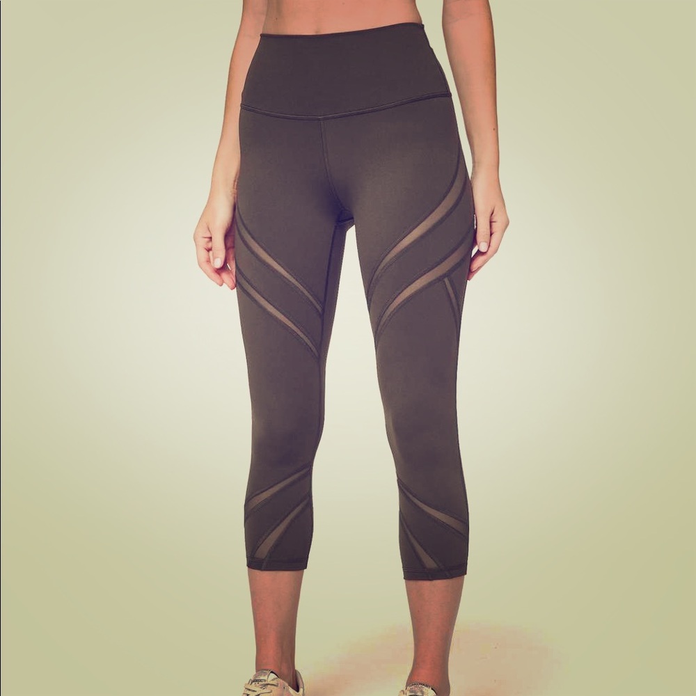 Lululemon Wunder Under Hi-Rise Crop Mesh
Olive 4